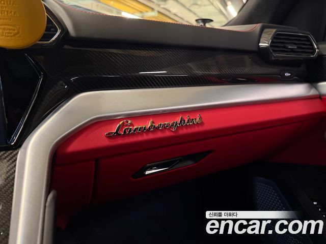 Lamborghini Urus 2024 — photo 20