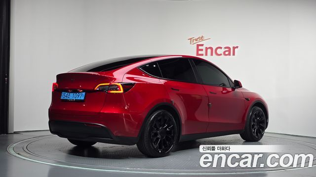 Tesla Model Y 2021 — photo 2