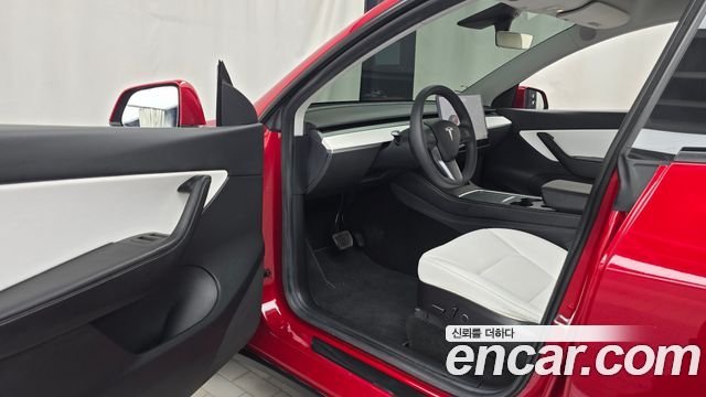 Tesla Model Y 2021 — photo 13