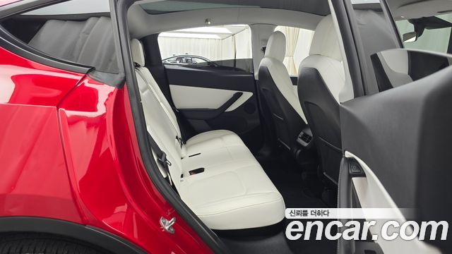 Tesla Model Y 2021 — photo 17