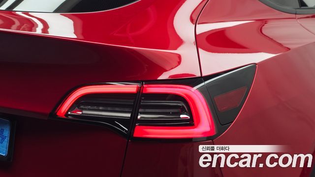 Tesla Model Y 2021 — photo 9