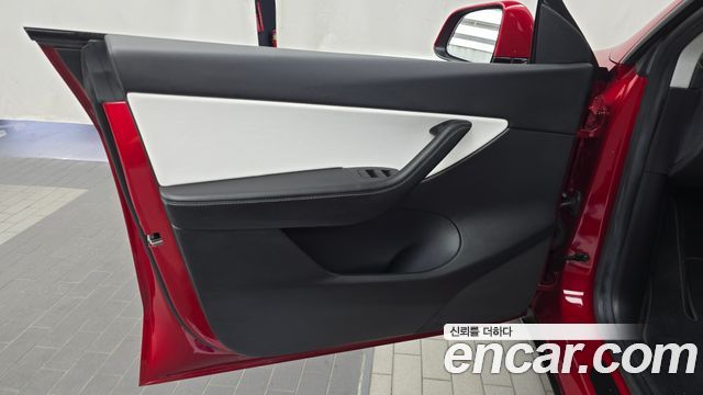 Tesla Model Y 2021 — photo 14