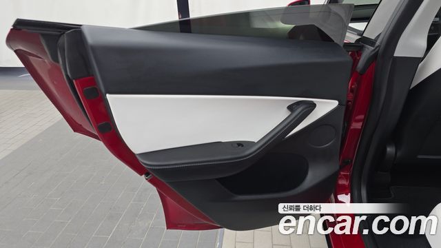 Tesla Model Y 2021 — photo 15