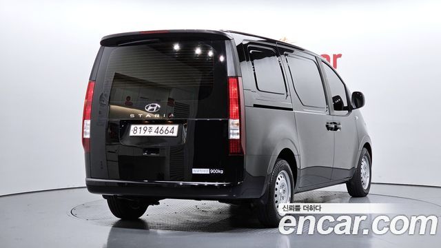 Hyundai Staria 2024 — photo 2