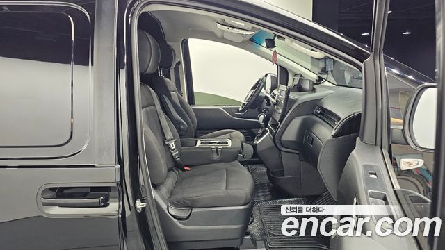 Hyundai Staria 2024 — photo 11