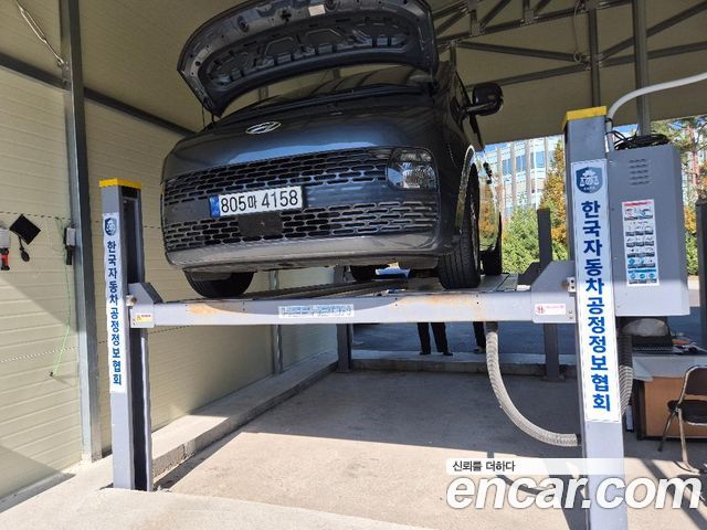 Hyundai Staria 2023 — photo 1