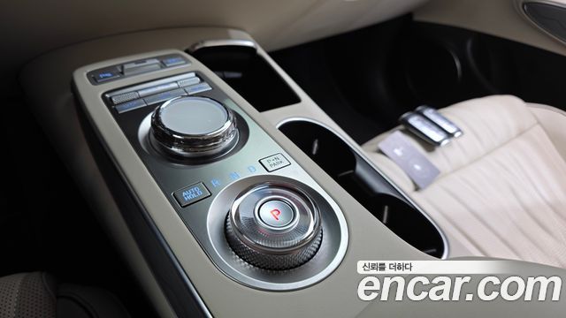 Genesis GV70 2023 — photo 12