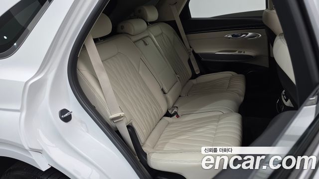 Genesis GV70 2023 — photo 17