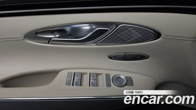 Genesis GV70 2023 — photo 26