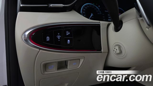 Genesis GV70 2023 — photo 27