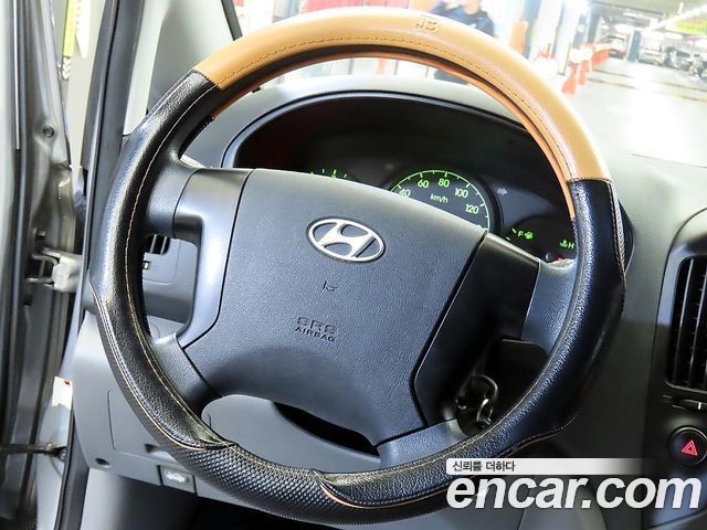 Hyundai Starex 2015 — photo 8