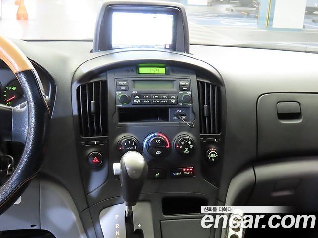 Hyundai Starex 2015 — photo 11