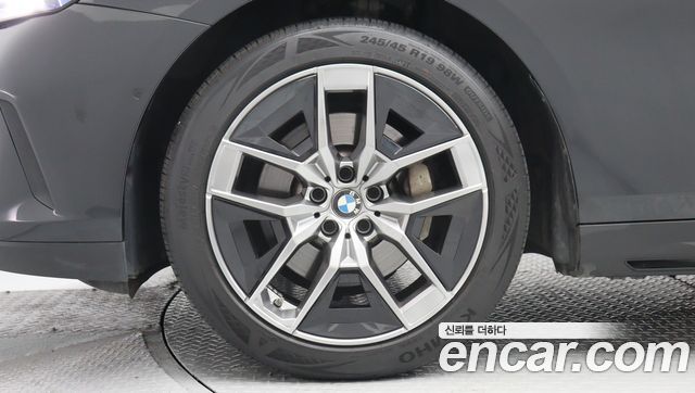 BMW 5-Series 2024 — photo 3