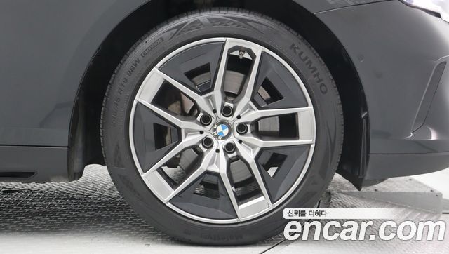 BMW 5-Series 2024 — photo 5