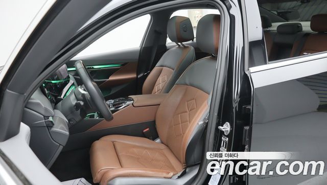 BMW 5-Series 2024 — photo 13