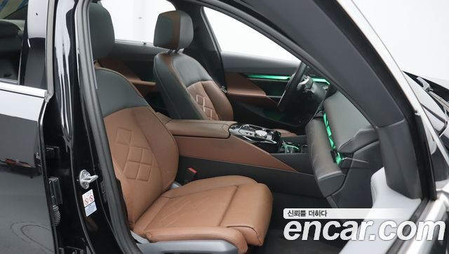 BMW 5-Series 2024 — photo 14