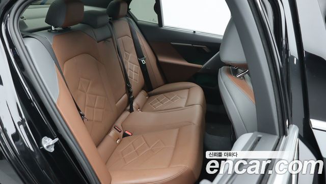 BMW 5-Series 2024 — photo 16