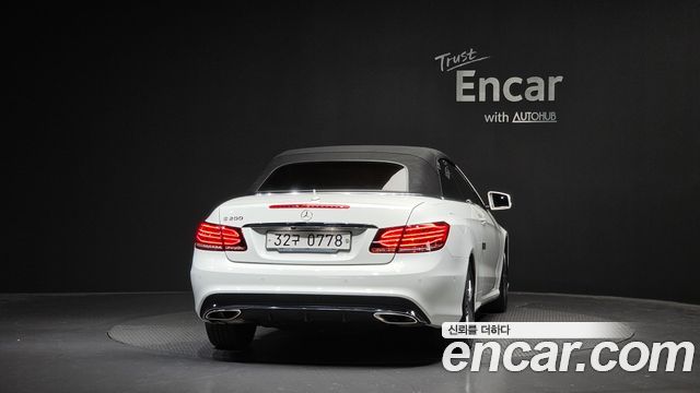 Mercedes-Benz E-Class 2016 — photo 4