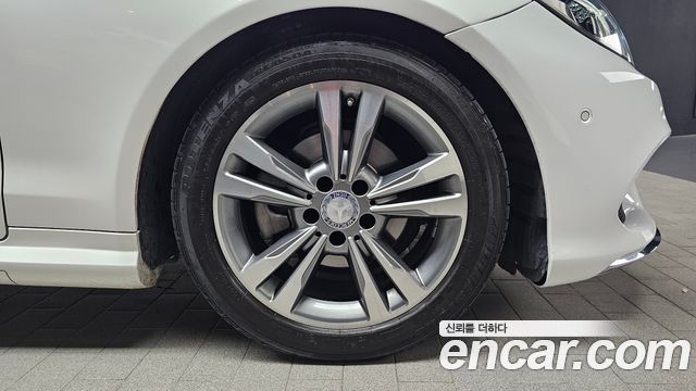 Mercedes-Benz E-Class 2016 — photo 7