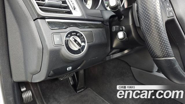 Mercedes-Benz E-Class 2016 — photo 27