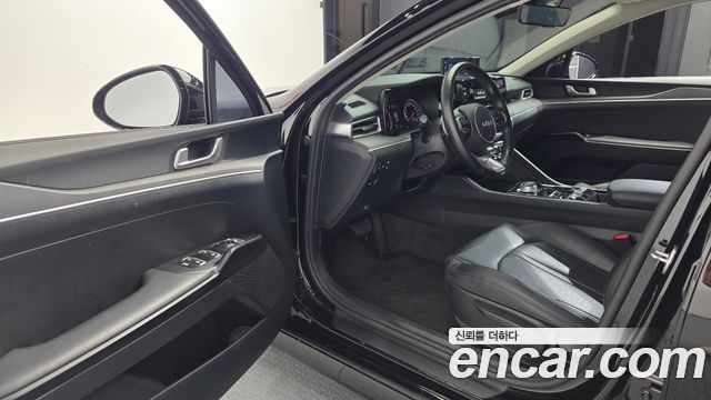 Kia K5 2023 — photo 10