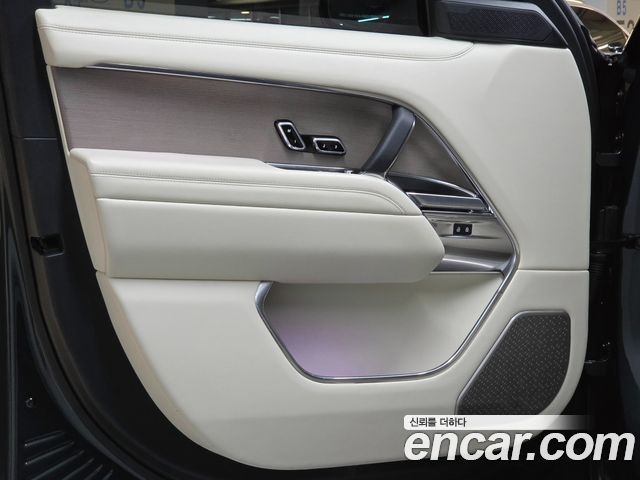 Land Rover Range Rover 2024 — photo 10