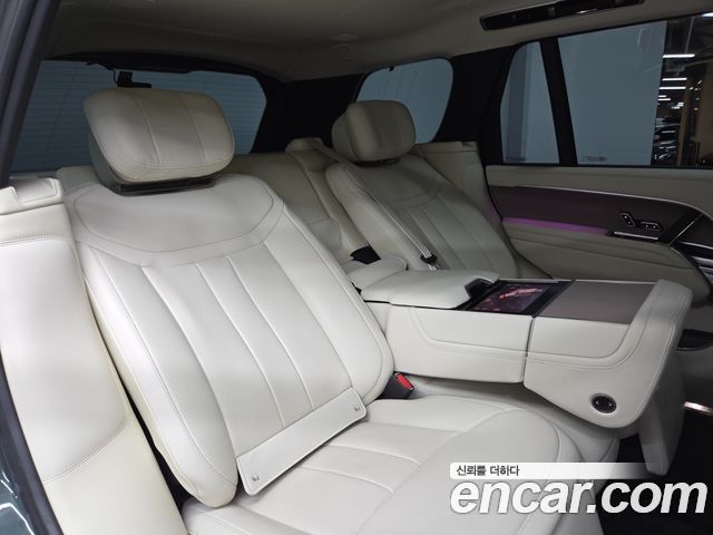 Land Rover Range Rover 2024 — photo 12