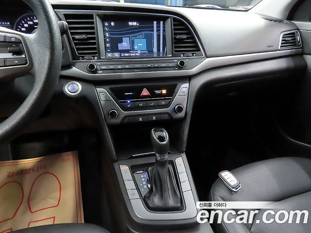 Hyundai AVANTE 2018 — photo 7