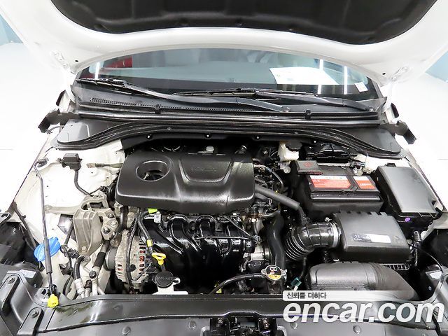 Hyundai AVANTE 2018 — photo 10