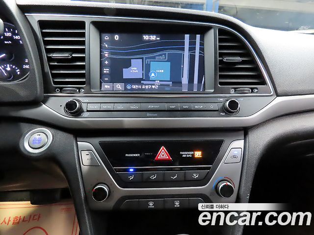 Hyundai AVANTE 2018 — photo 15