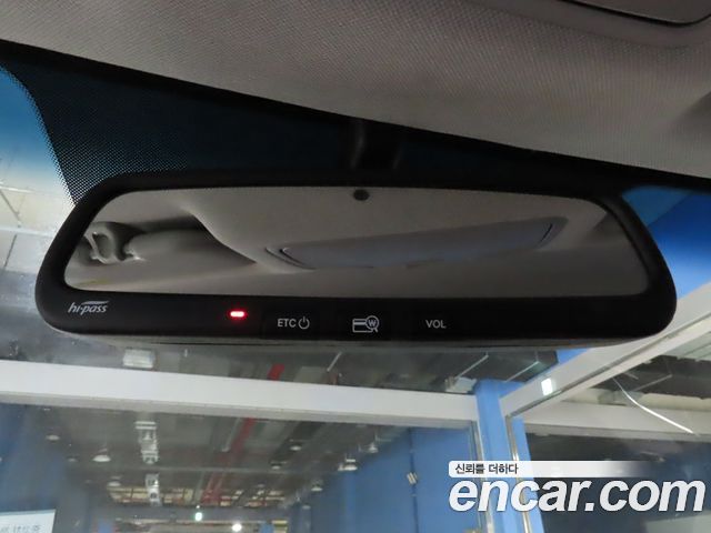 Hyundai AVANTE 2018 — photo 17