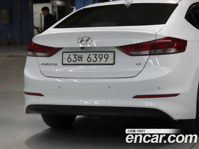 Hyundai AVANTE 2018 — photo 20