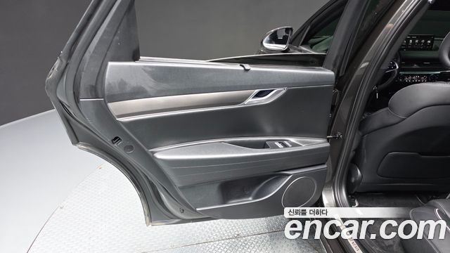 Genesis G80 2022 — photo 15
