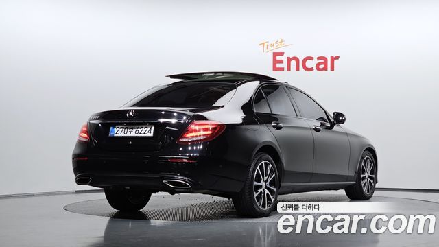 Mercedes-Benz E-Class 2017 — photo 2