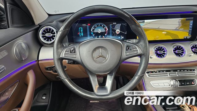 Mercedes-Benz E-Class 2017 — photo 19