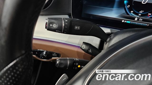 Mercedes-Benz E-Class 2017 — photo 24