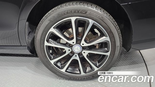 Mercedes-Benz E-Class 2017 — photo 7