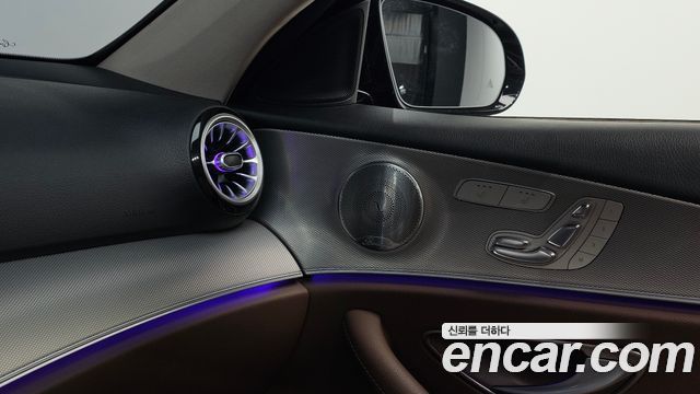Mercedes-Benz E-Class 2017 — photo 27