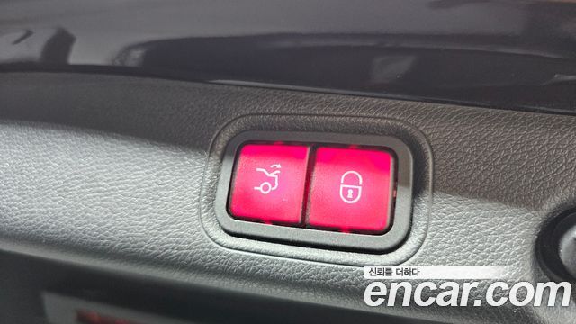 Mercedes-Benz E-Class 2017 — photo 30