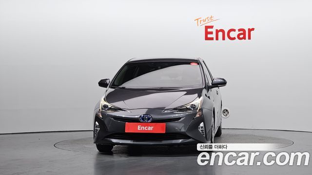 Toyota Prius 2017 — photo 3