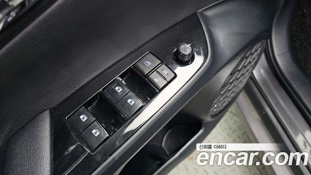 Toyota Prius 2017 — photo 20