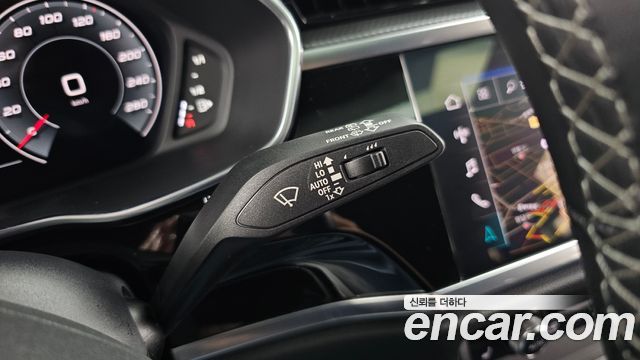 Audi Q3 2024 — photo 24