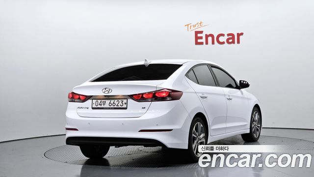 Hyundai AVANTE 2018 — photo 2