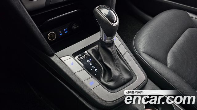 Hyundai AVANTE 2018 — photo 9