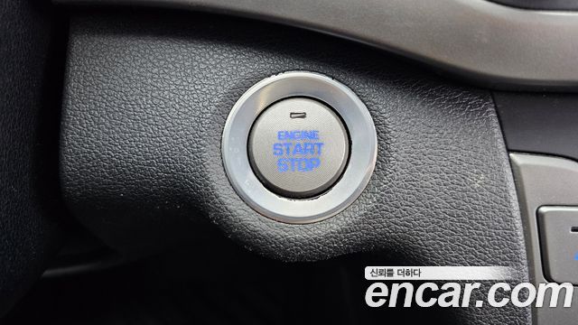 Hyundai AVANTE 2018 — photo 16