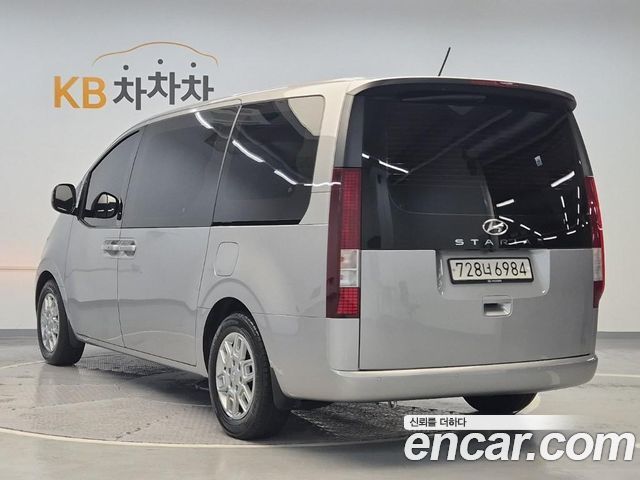 Hyundai Staria 2022 — photo 2