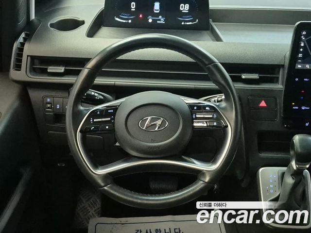 Hyundai Staria 2022 — photo 9