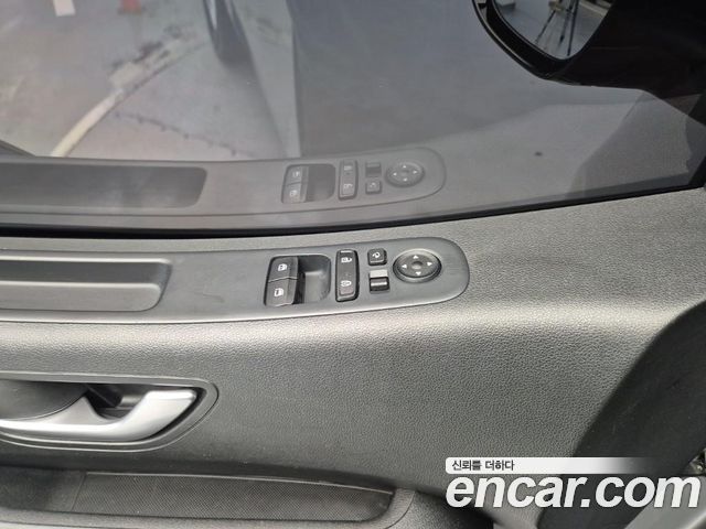 Hyundai Staria 2022 — photo 18