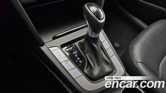 Hyundai AVANTE 2016 — photo 9