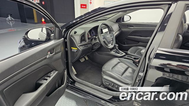 Hyundai AVANTE 2016 — photo 10